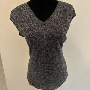 GUESS SILVER SPARKLE TOP✨✨